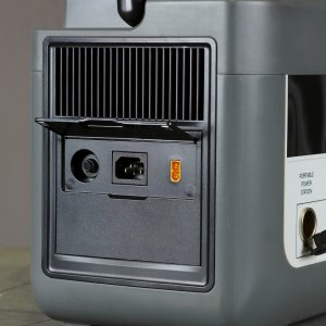 Портативная электростанция FUBAG AS 2400i (аккумулятор LiFePO4) в Ханты-Мансийске фото
